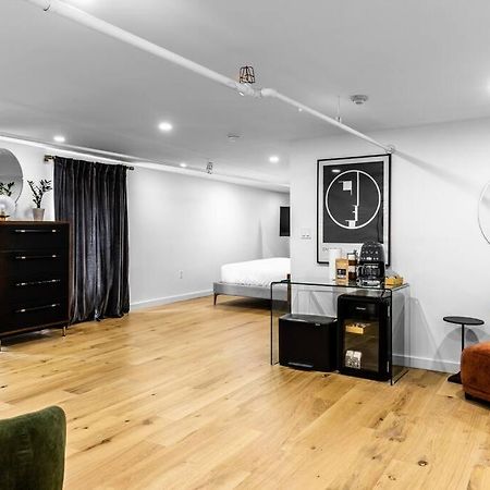 King Bed, The Phenix Historic Hotel, Spacious, Room # 406 뱅거 외부 사진